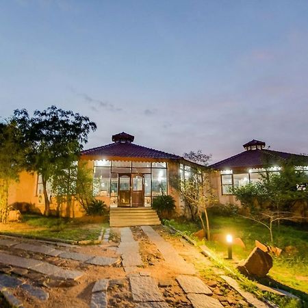 Hampi Heritage & Wilderness Resort-Jungle Lodges ベッラーリ エクステリア 写真
