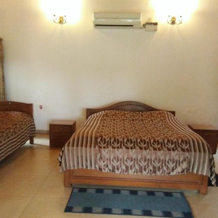 Hampi Heritage & Wilderness Resort-Jungle Lodges ベッラーリ エクステリア 写真