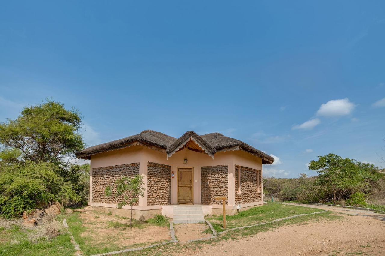 Hampi Heritage & Wilderness Resort-Jungle Lodges ベッラーリ エクステリア 写真